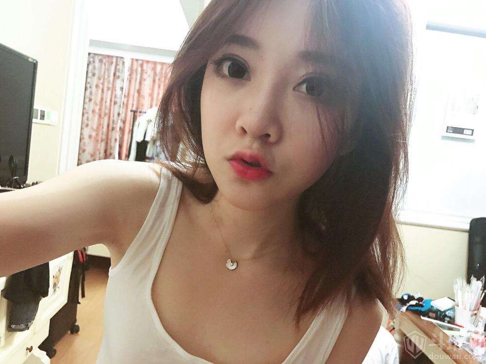 冯提莫整容前后对比图(冯提莫整容)