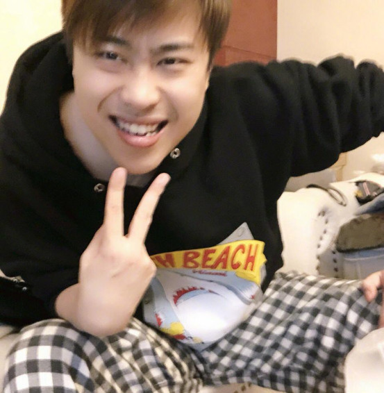 卢本伟李庄白肉事件是什么梗？卢本伟草莓事