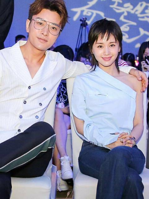 贾乃亮深夜辟谣与王子文恋情,贾乃(王子文首次说出与贾乃亮恋情真相,曝出猛料)