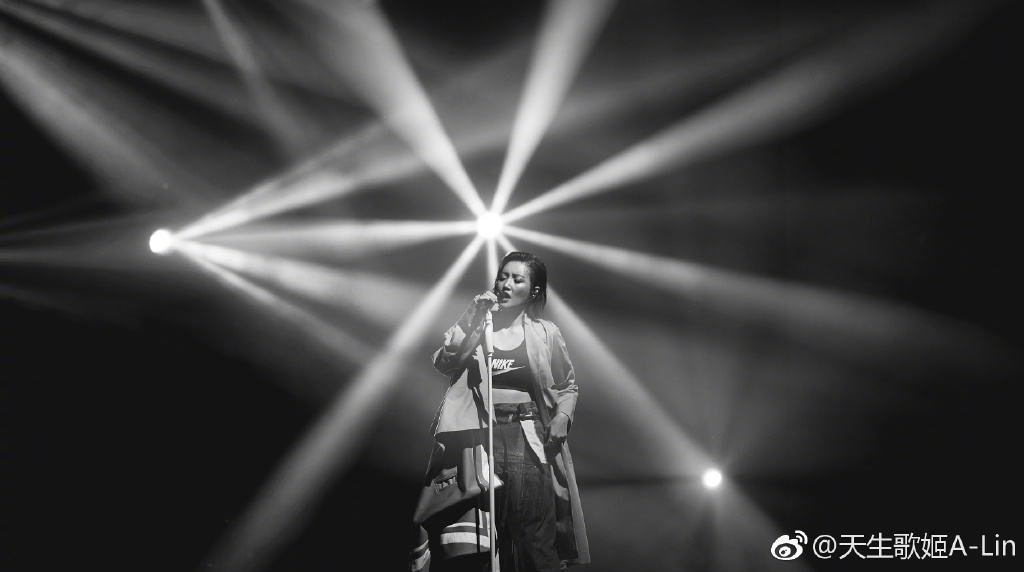 黄丽玲属于什么嗓音(黄丽玲唱歌特点)