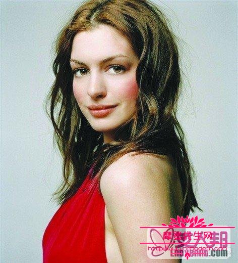 安妮海瑟薇为什么在美国不受欢迎？安妮海瑟(美国人讨厌安妮海瑟薇)