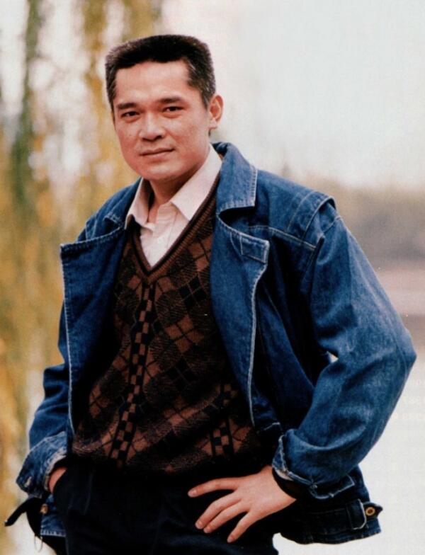 贾妮为什么离开申军谊(申军谊和贾妮)