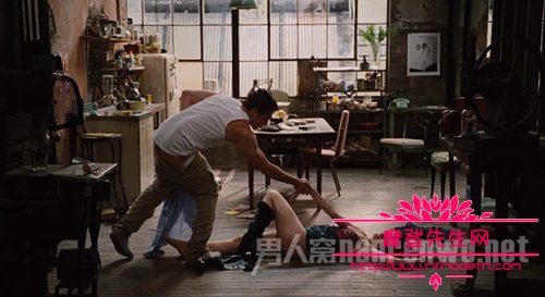 安妮海瑟薇为什么在美国不受欢迎？安妮海瑟(美国人讨厌安妮海瑟薇)