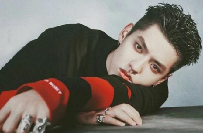 秦牛正威是如何与吴亦凡谈恋爱的