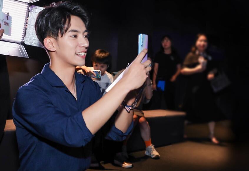 陈奕辰是陈坤的表弟吗(陈坤 弟弟) 陈奕辰是陈坤的表弟吗(陈坤 弟弟)