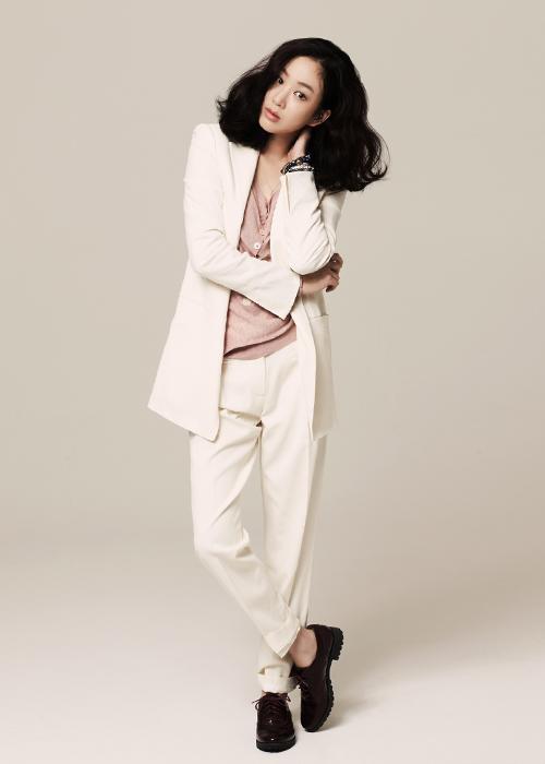 郑丽媛整容前后对比图