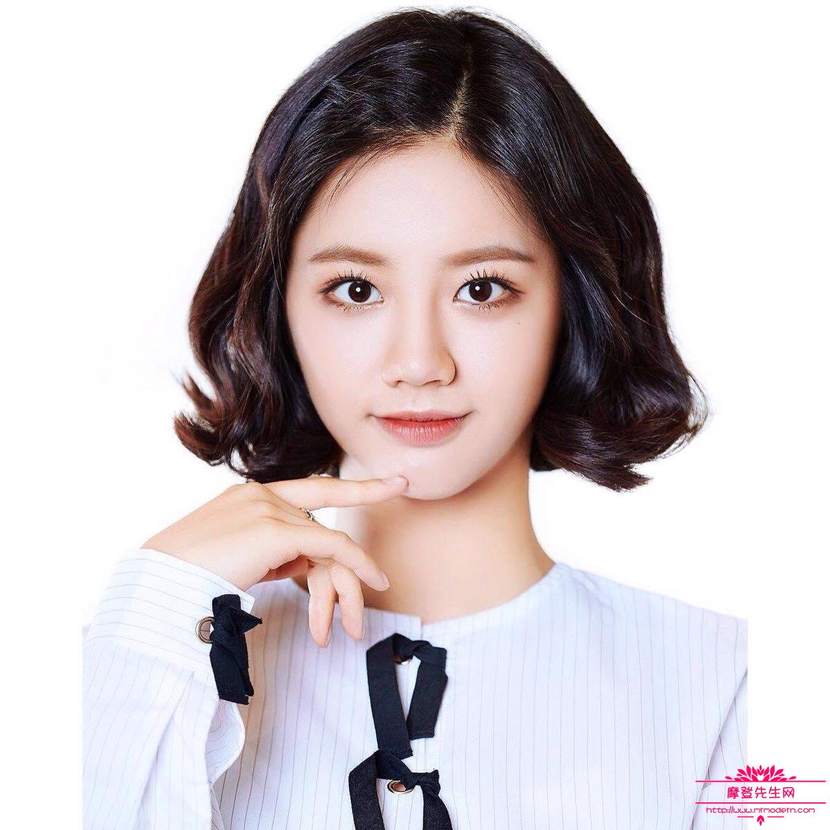 李惠利为什么有喉结？李惠利在韩国很红吗？(李惠利在韩国地位)