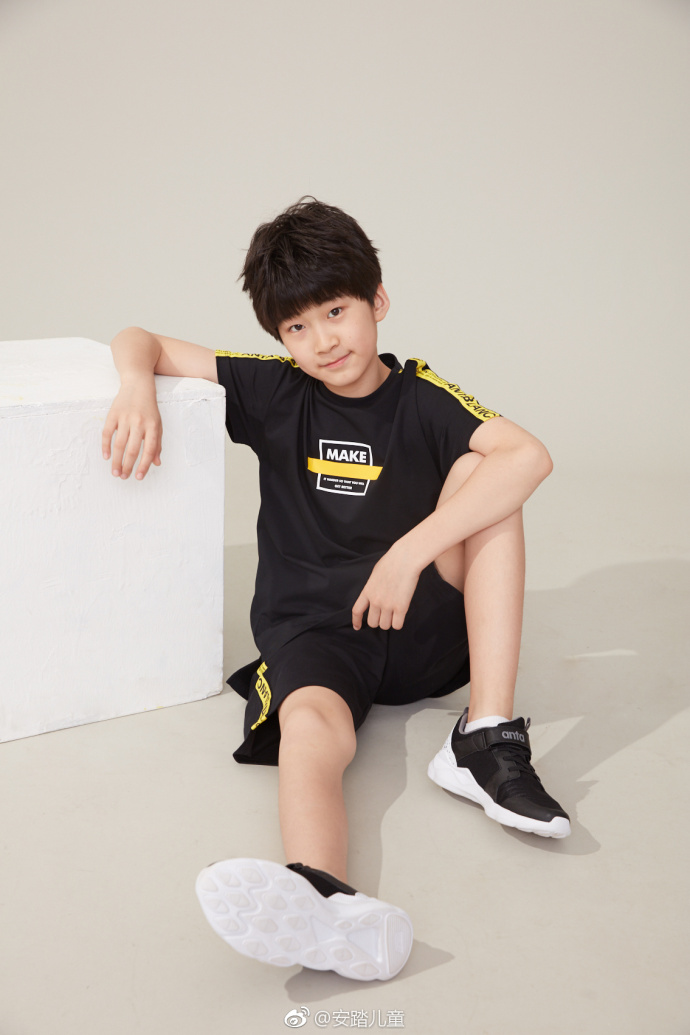 张悦轩现在最新长大的照片(张悦轩今年的身高)