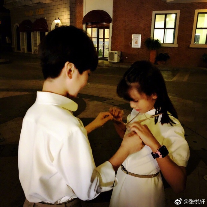 张悦轩现在最新长大的照片(张悦轩今年的身高)