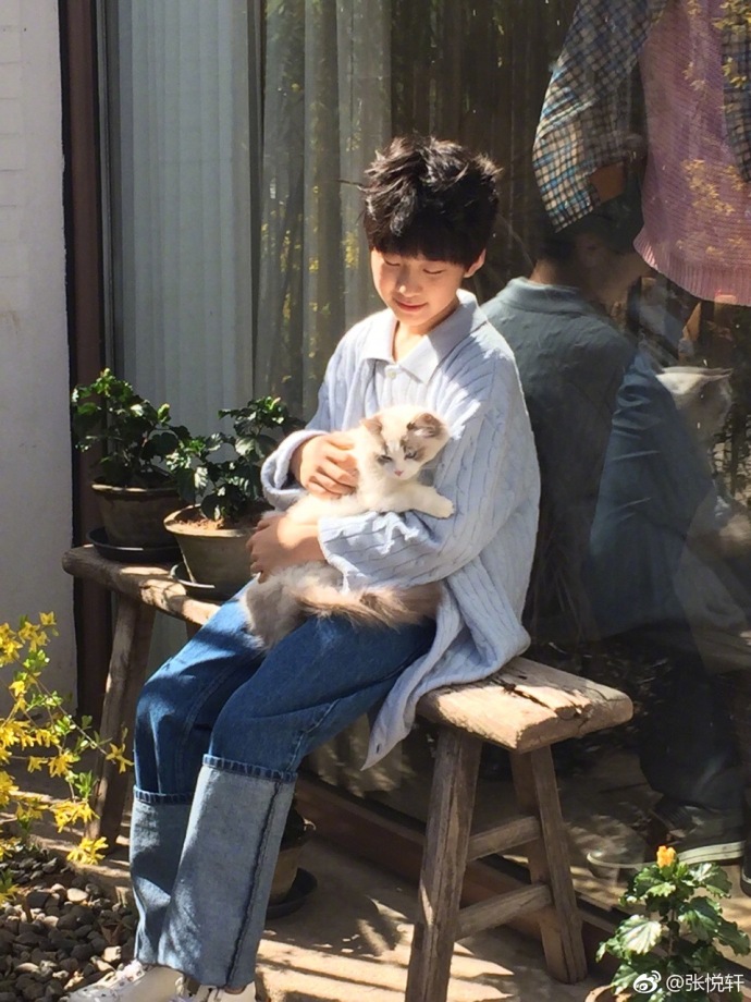 张悦轩现在最新长大的照片(张悦轩今年的身高)