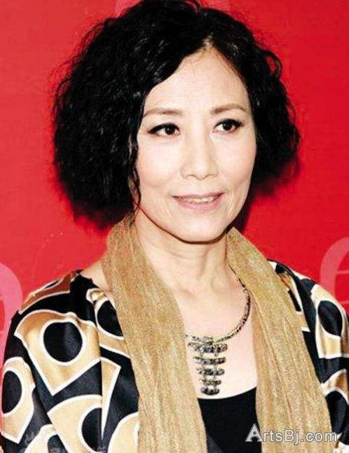 汪明荃和罗家英现状如何？汪明荃为什么那么(汪明荃罗家英为什么这么晚结婚)