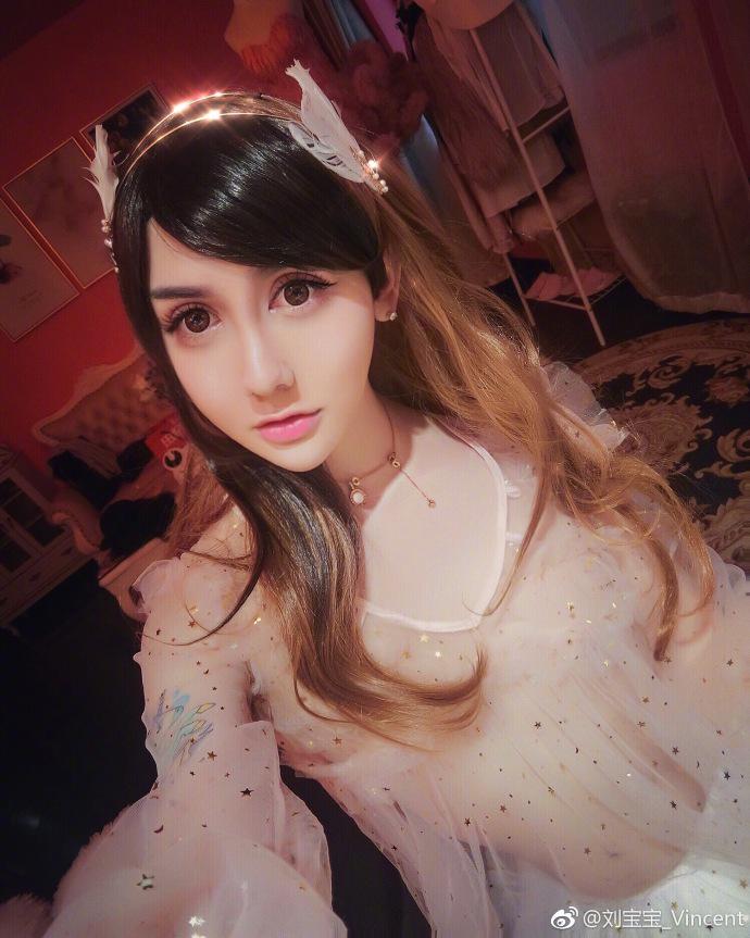 蛇精男刘梓晨童年照曝光(梓晨 蛇精脸)