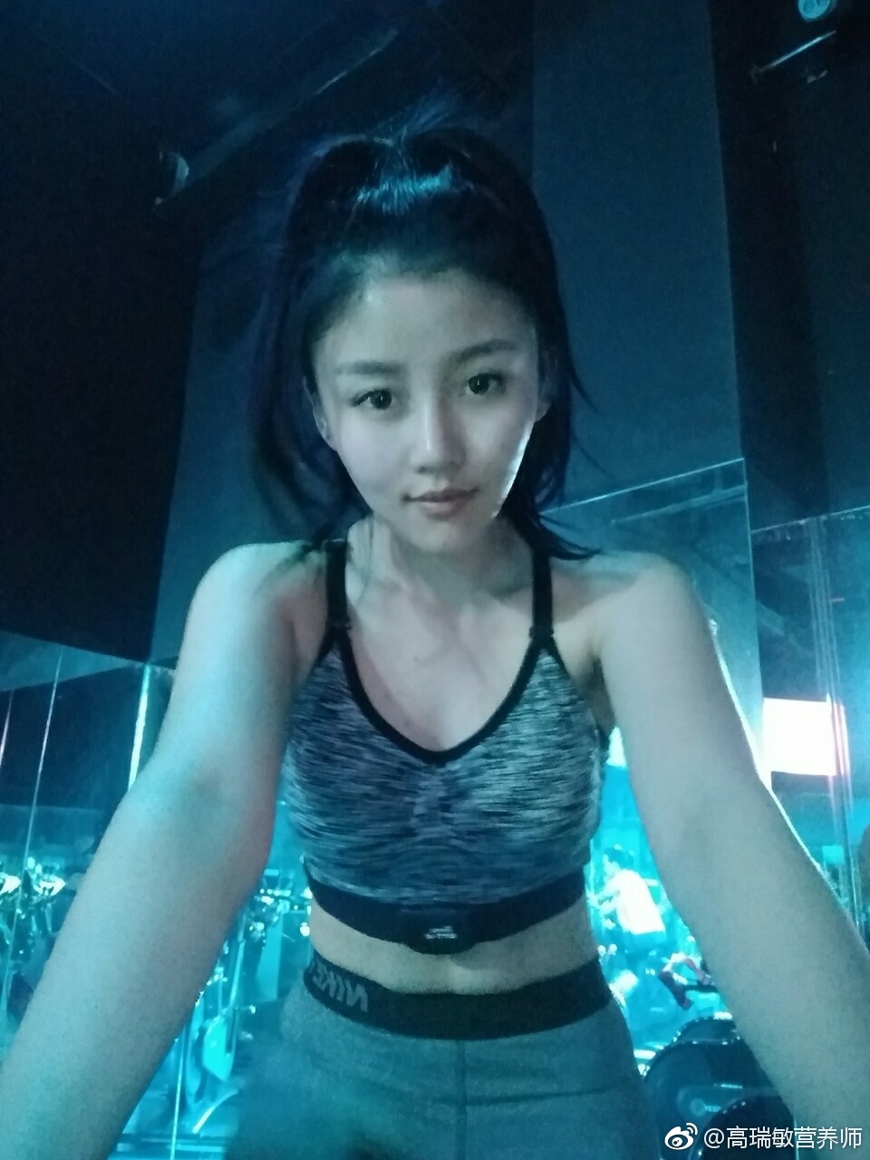 高瑞敏被谁牵走了？高瑞敏的性感照片组图站(高瑞敏牵手后情况)