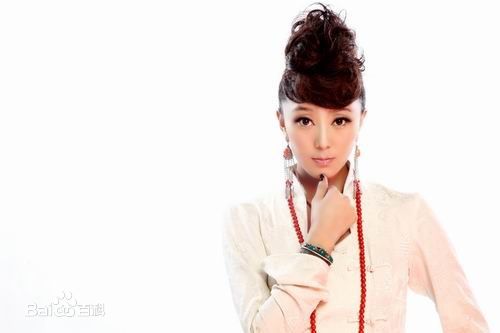 尕(gǎ)让卓玛好像范冰冰对比图 尕(gǎ)让卓玛好像范冰冰对比图