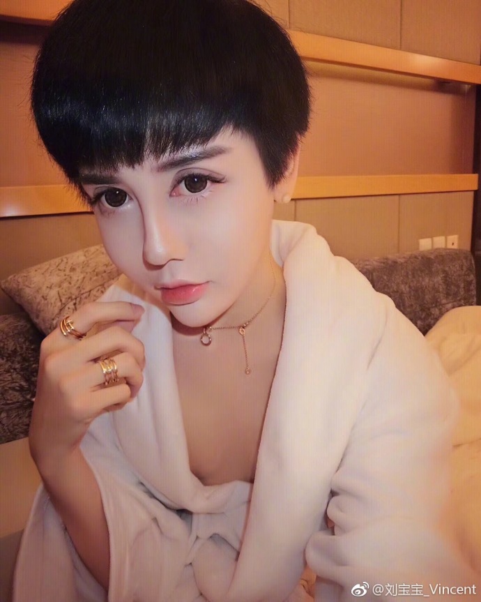 蛇精男刘梓晨童年照曝光(梓晨 蛇精脸)