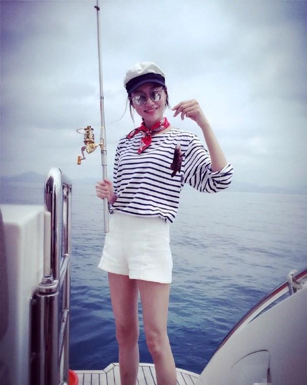 李斯羽逆天大长腿组图(李斯羽个子太高了)