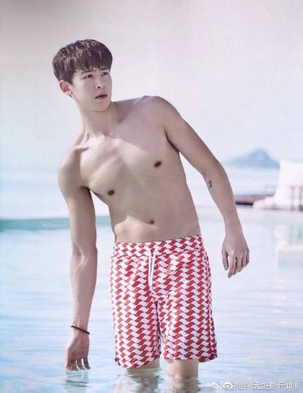 尼坤真的感觉残了现状照片(尼坤不火了)