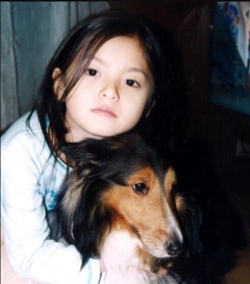 斋藤飞鸟小时候的照片太萌啦!她的发型怎么 斋藤飞鸟小时候的照片太萌啦!她的发型怎么