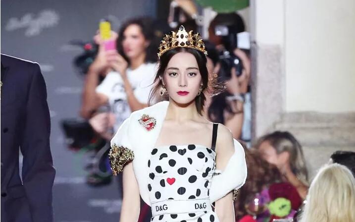 迪丽热巴眼睛是三白眼吗?后天三白眼是怎么 迪丽热巴眼睛是三白眼吗?后天三白眼是怎么