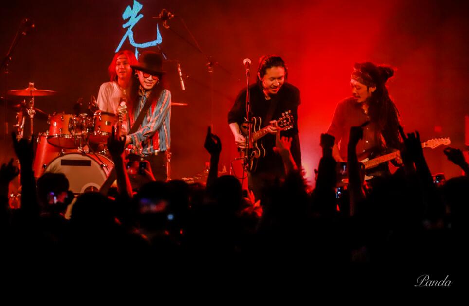 海龟先生蒋晗耳朵怎么回事那么大