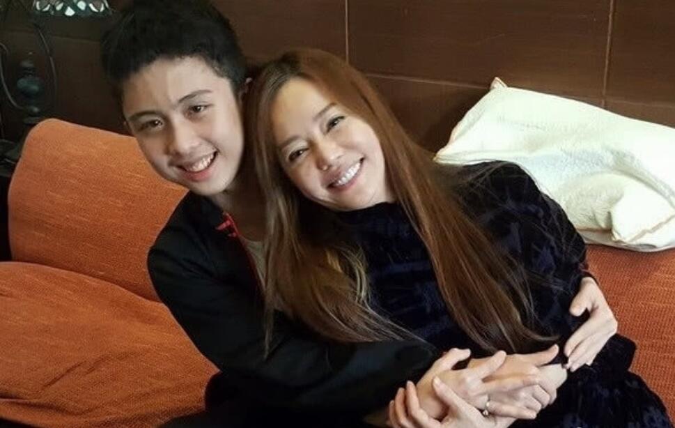 孙安佐对妈妈狄莺起反应才分床睡 孙安佐对妈妈狄莺起反应才分床睡