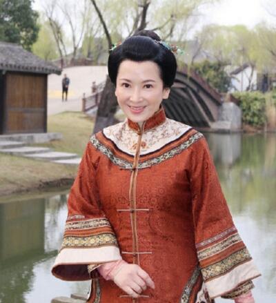 龚慈恩是邓超的妈妈吗？龚慈恩是不是整容了