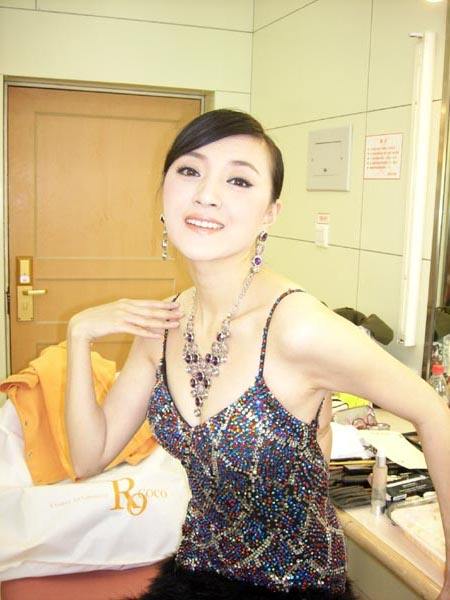 金玉婷为什么没有孩子?金玉婷老公张子健资(金玉婷现任老公照片) 金玉婷为什么没有孩子?金玉婷老公张子健资(金玉婷现任老公照片)