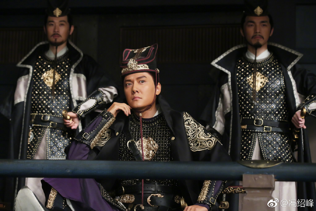 冯绍峰父亲冯月平照片资料(冯绍峰的母亲照片)