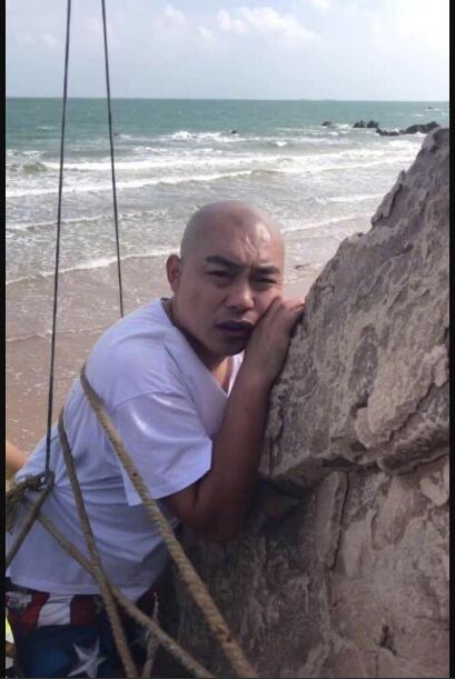 程野鼻子为什么是红的？程野是没有头发还是