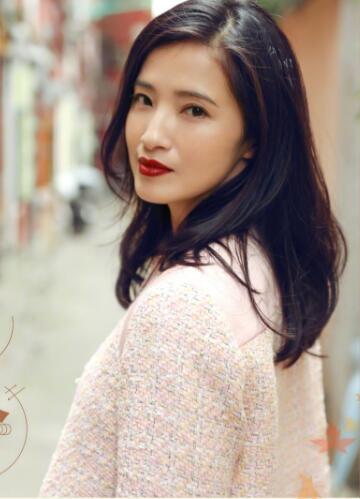 唐艺昕龚蓓苾长得好像对比图(长得像唐艺昕的女孩)