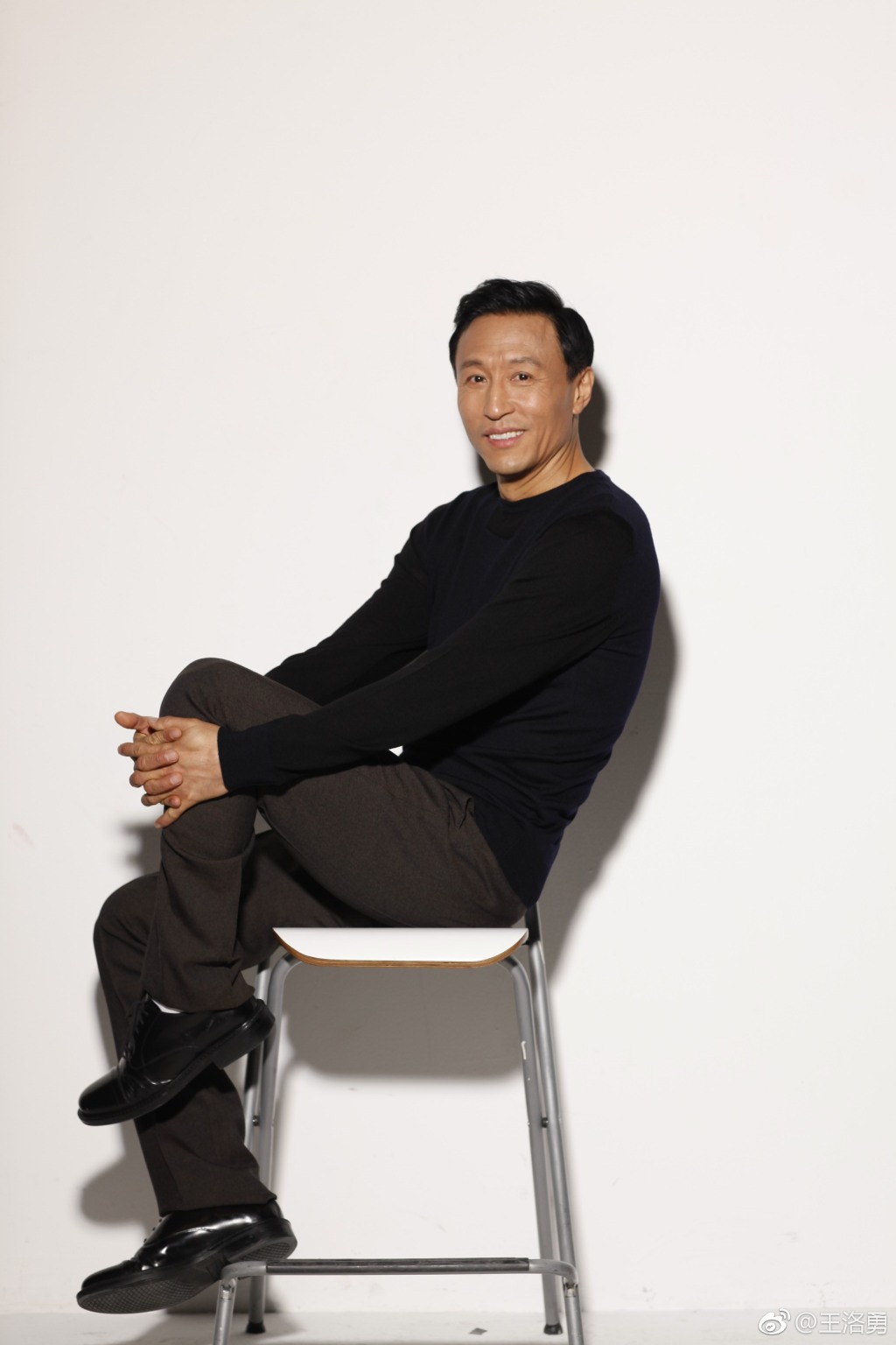 王洛勇嘴为什么歪了?王洛勇老婆丁宁资料照