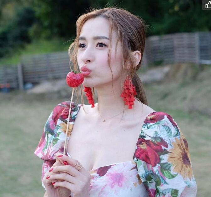 沈卓盈和陈法拉长的好像对比图