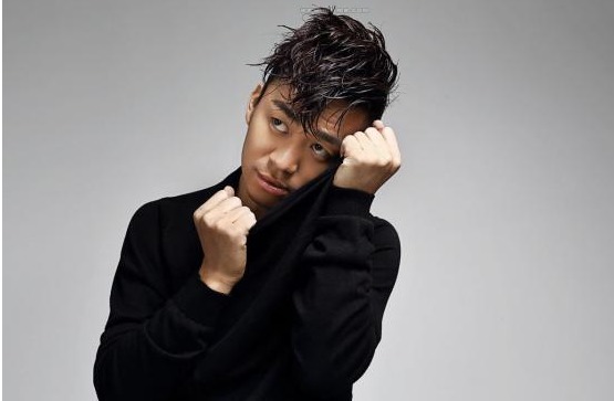 冯小刚为什么后悔捧红王宝强？冯小刚为什么(王宝强跟冯小刚什么关系)