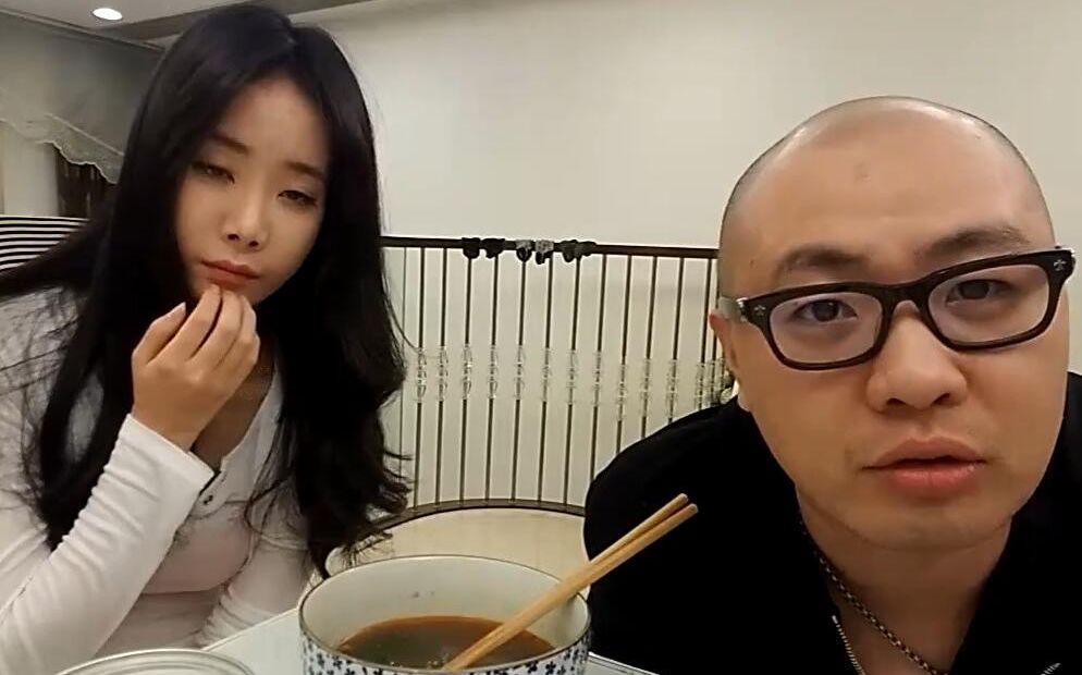 刘杀鸡和王思聪对刷图