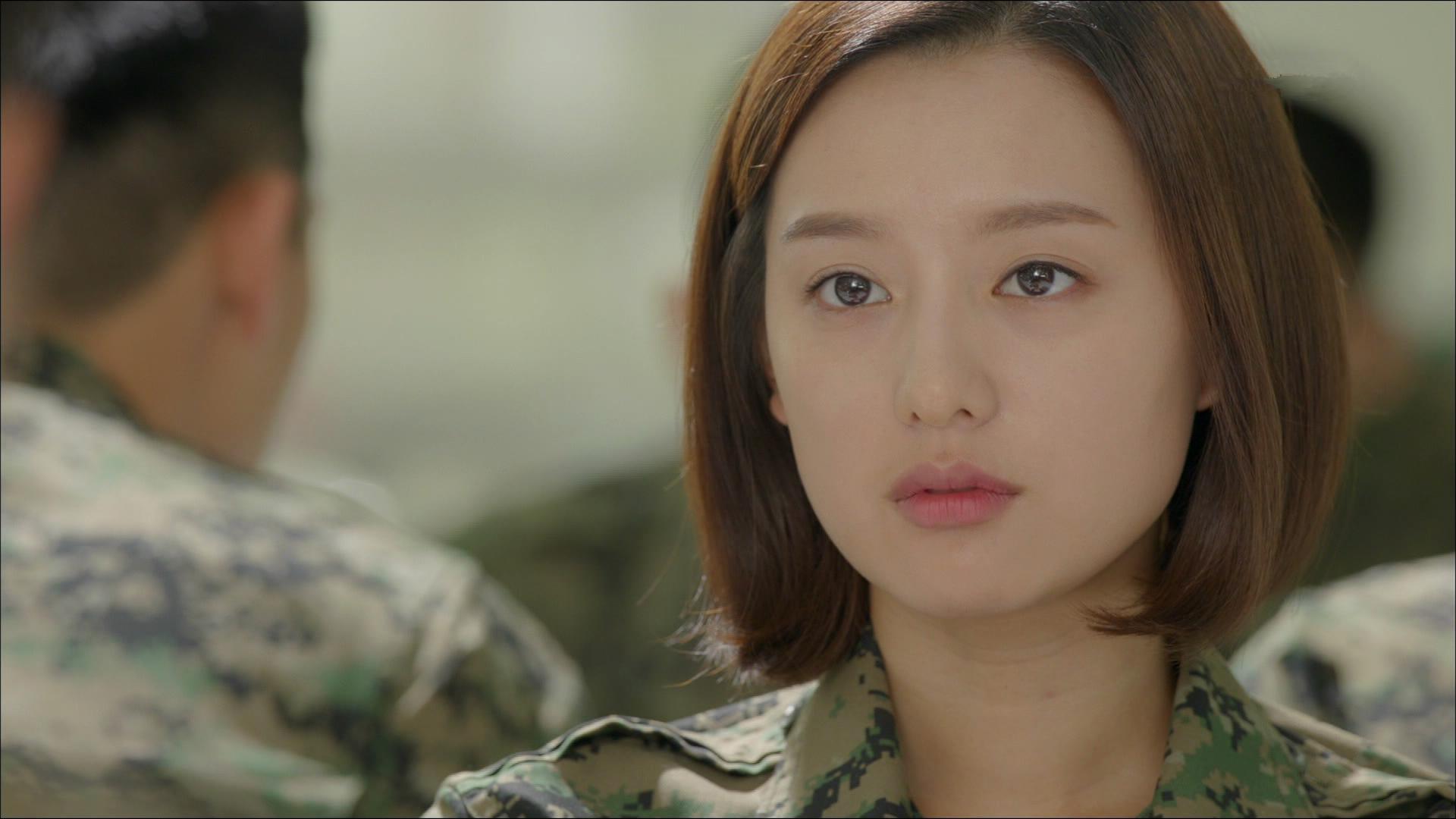 金智媛整容前后对比图(金智妮整容前后照片)