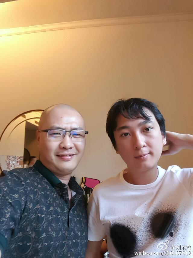 刘杀鸡和王思聪对刷图