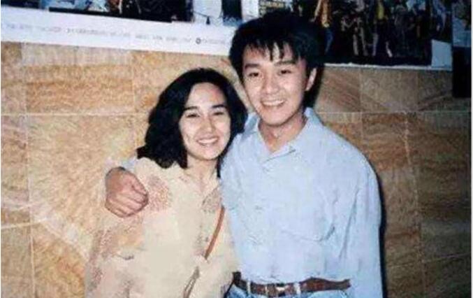 柏安妮和李嘉欣好像对比照(李嘉欣张柏芝对比) 柏安妮和李嘉欣好像对比照(李嘉欣张柏芝对比)