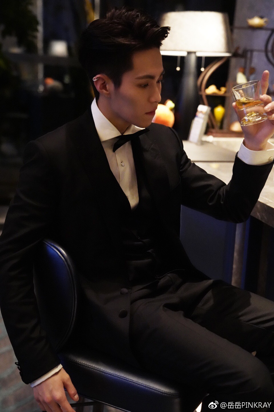 岳岳为什么叫咻辉 岳岳为什么叫咻辉