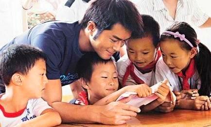 李小璐被网友怒怼假哭真相(李小璐回怼网友)