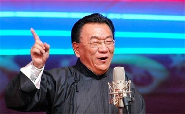 李立群是侯耀华徒弟吗？李立群女儿李元元照