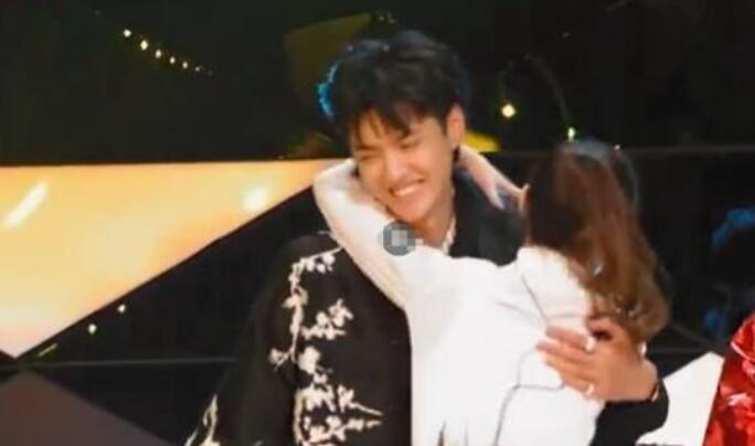 吴亦凡颜值下降了(吴亦凡的颜值真是逆天)