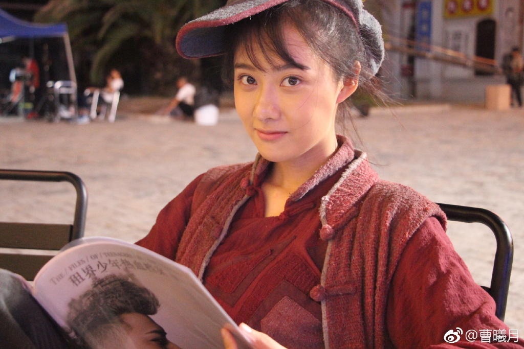 曹曦月整容前后照片(曹曦月的脸)