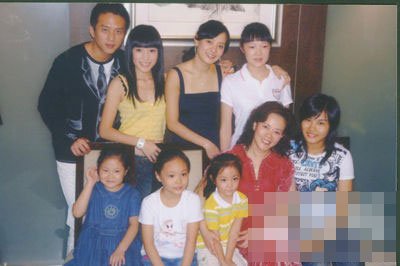 邓超晒父亲、母亲照片(邓超家庭照片)