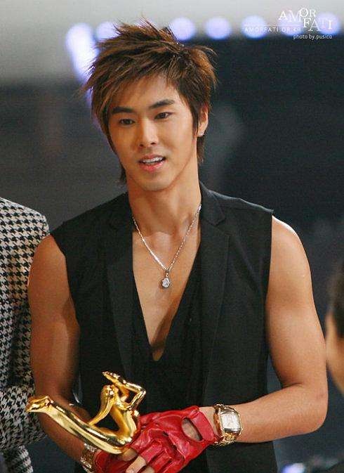 郑允浩为什么叫南韩第一A、瑜卤允浩(郑允浩组合叫什么)