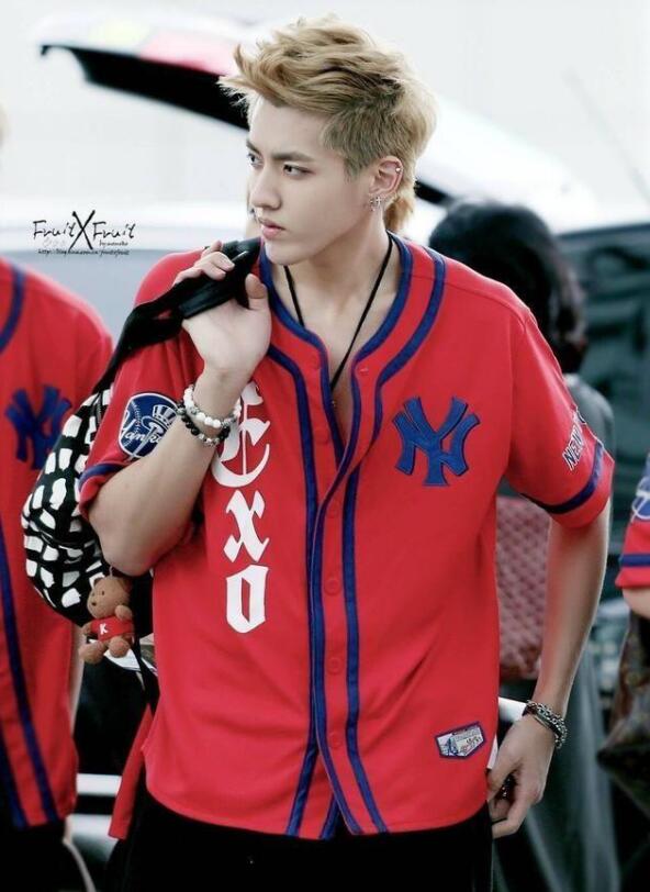 吴亦凡颜值下降了(吴亦凡的颜值真是逆天)