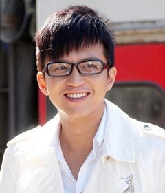 邓超晒父亲、母亲照片(邓超家庭照片)