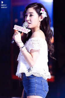 黄美英军旗事件后现在怎么样了 黄美英军旗事件后现在怎么样了