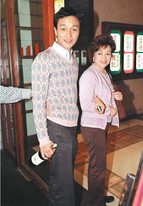 张绿萍谈张国荣的遗容(张国荣一生不幸)