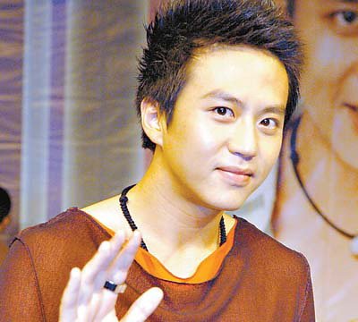 邓超晒父亲、母亲照片(邓超家庭照片)