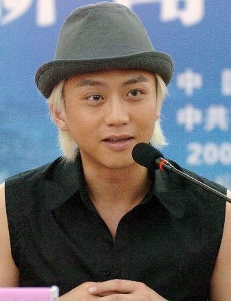 邓超晒父亲、母亲照片(邓超家庭照片)